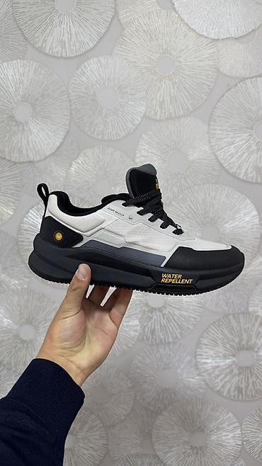 Кроссовки мужские, 2 модели. 1) Модель с пометкой Water Repellent: - at lalafo.kg Кроссовки мужские, 2 модели. 1) Модель с пометкой Water Repellent: -