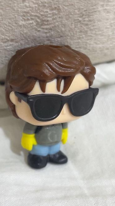 Heykəlciklər: Məhsul: Mini kolleksiya fiqurları seti Təsvir: - 4 ədəd kiçik vinil — 6