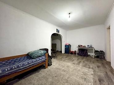 таатан рынок: 3 комнаты, 49 м², Таатан ТЦ Индивидуалка, 1 этаж — 3