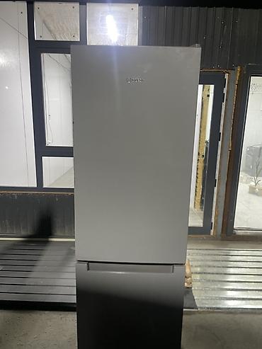 mini refrigerator: Однокамерный холодильник с нижней морозильной камерой, серый — 2