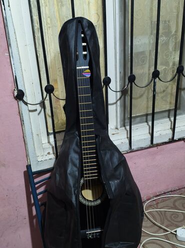 Klassik gitaralar: Salam gitar satılır isdifadə olunmur deyə satilir ancaq qutunun içində -da lalafo.az — 1 Klassik gitaralar: Salam gitar satılır isdifadə olunmur deyə satilir ancaq qutunun içində — 1