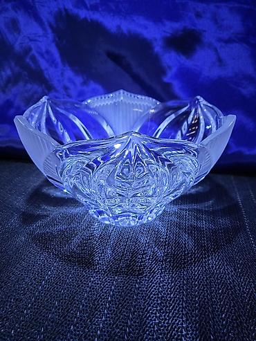 Činije: Cinija kristal,rucni rad,mat.delovi Jugoslavija 70te. Cinija pun — 8