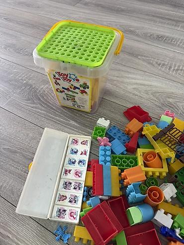 10 кг лего: Б/У игрушки Большой набор детского конструктора Toy Toy в ведёрке с — 1