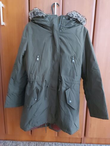 cropp jakne srbija: Zimska jakna za dame, XL veličina, tamnozelena s kapuljačom i