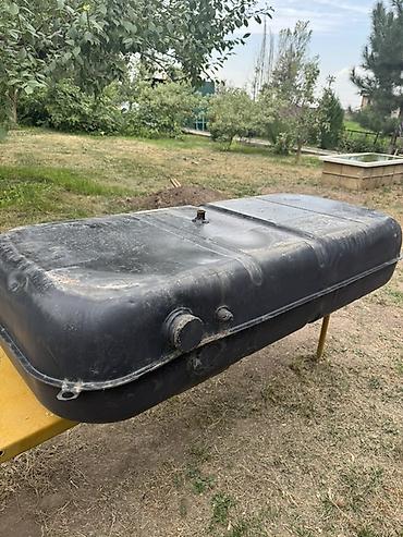 танк 400: Бак от комбайна. Подойдет для воды Размеры 30 300 литров. Есть — 3