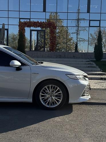 lexus rx 2009: Toyota Camry: 2018 г., 2.5 л, Автомат, Гибрид, Седан — 8
