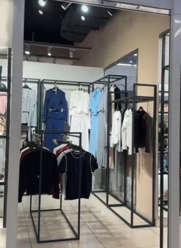 Бутики: Сдаю Бутик, 14 м², ГУМ, С ремонтом, Действующий, С оборудованием
