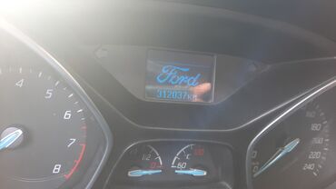 Ford: Ford Focus: 2013 г., 1.6 л, Механика, Газ, Хэтчбэк