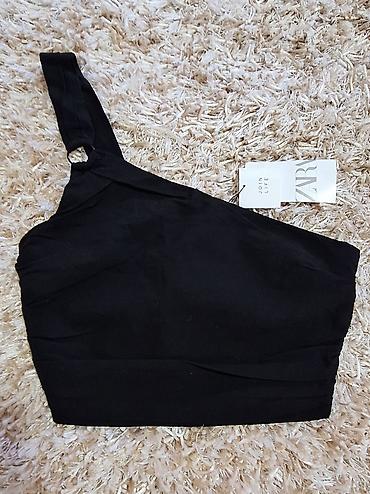 Topovi: Zara crni crop top – model na jedno rame, kolekcija Join Life — 1