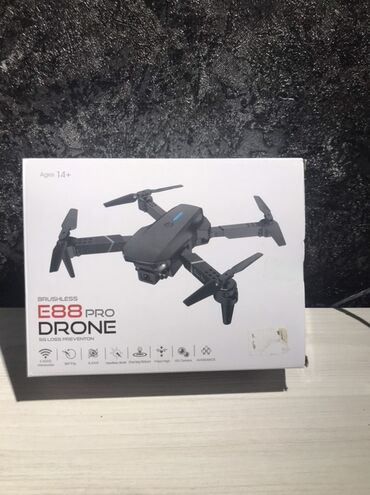 PS3 (Sony PlayStation 3): E88 Pro Brushless Drone – 5G Loss Prevention Xüsusiyyətlər: - 2.4GHz