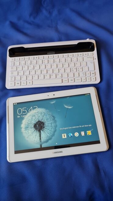 Tableti: Samsung Galaxy Tab A – 8.0 inča, beli + futrola sa tastaturomI jos — 45