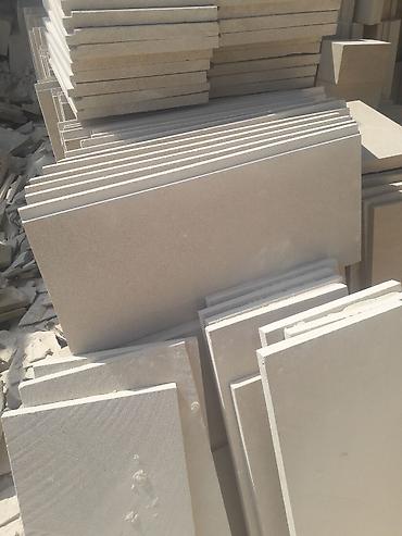 Dekorativ daşlar: Açıq bej rəngli daş plitələr hər növ tikinti və təmir işləri üçün — 4