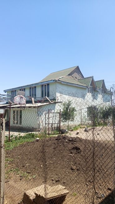 снять дом в бишкуле на длительный срок: 150 м², 4 комнаты, Парковка, Сарай, Забор, огорожен