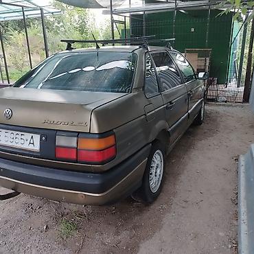 бишкек авторынок: Volkswagen Passat: 1990 г., 1.8 л, Механика, Бензин, Седан — 7