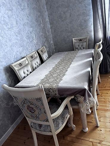 stol stul: Klassik üslubda qonaq otağı dəsti Tərkib: - 2 ədəd vitrin şkafı — 4