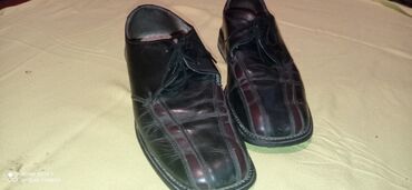 ботинки 40 в Кыргызстан | Ботинки: Туфли евро размер 40б/у в хорошем состоянии цена 1500 сом . Номер