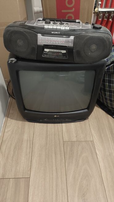 3d телевизор: Телевизор и магнитофон, б/у, рабочий