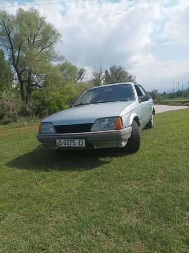 Opel: Opel Rekord: 1984 г., 2 л, Седан — 5