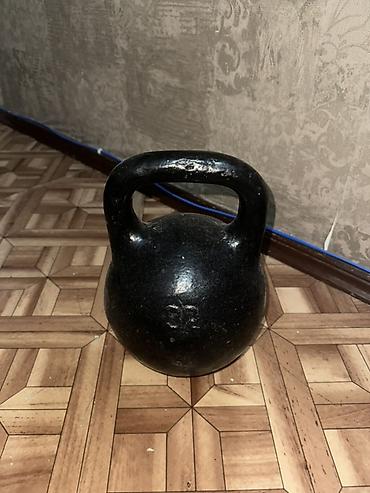 Гиря чугунная 32 кг. - Классическая форма с широкой удобной ручкой at lalafo.kg Гиря чугунная 32 кг. - Классическая форма с широкой удобной ручкой