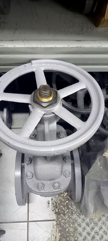 Регулирующие краны: Материал: Металл, Диаметр резъбы: 200 мм — 10