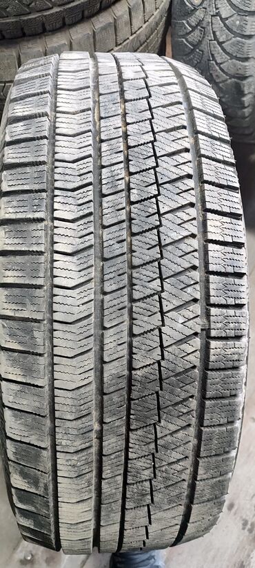 Шины: Шины 235 / 55 / R 17, Зима, Б/у, 1 шт, Легковые, Япония, Bridgestone