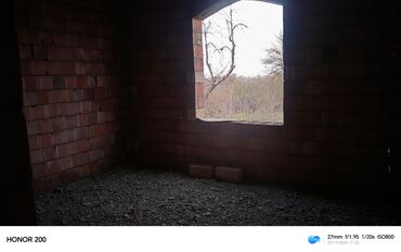 Həyət evləri və villaların satışı: Satılır: yarımçıq tikili həyət evi - Divarlar: keramzit/kərpic — 2