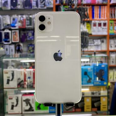 Apple iPhone: IPhone 11, Б/у, 128 ГБ, Белый, Защитное стекло, Чехол, В рассрочку, 81 %
