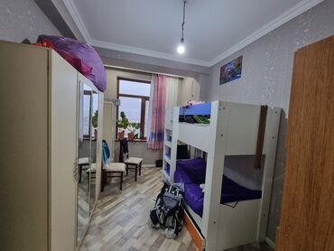 Uzunmüddətli kirayə mənzillər: - Çoxmərtəbəli yaşayış kompleksində mənzil. - Geniş, səliqəli həyət — 4