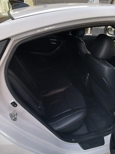 avante: Hyundai Avante: 2 l | 2014 il Sedan — 3