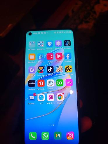 оптом светы: Смартфон TECNO в зелёном цвете. Корпус выполнен с глянцевой задней — 2