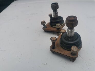 Auto delovi: Donje kugle trapa Lada 21214i Niva 2012 godiste. Polovno. ocuvano — 6