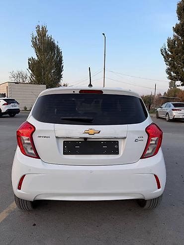 спарки: Chevrolet Spark: 2017 г., 1 л, Бензин, Хэтчбэк — 5