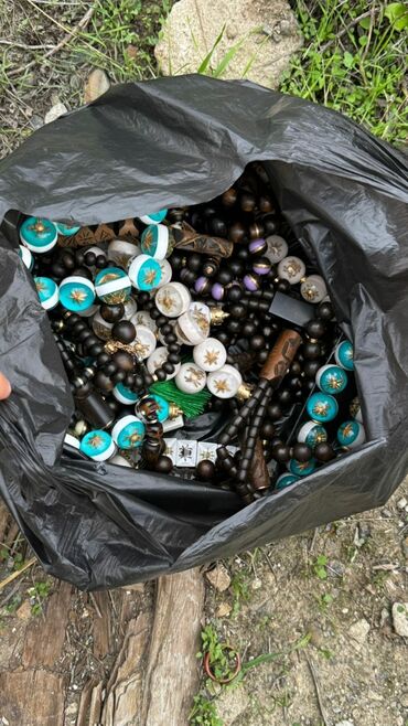 Təsbehlər: Təsbehlər hazır əldə var.çeşid çoxdu.çatdırılma 1_2 saata edilir. çox — 17