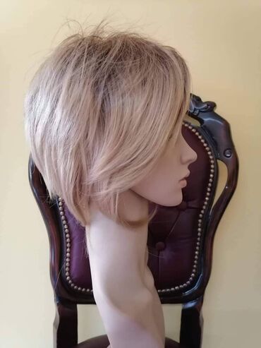 Perike i klipse: Perike
Cena 3200din — 9