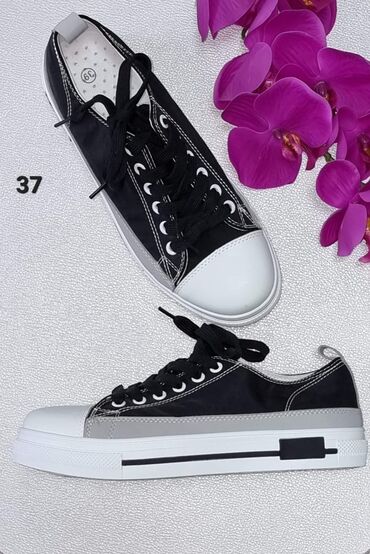 Women's Sneakers and athletic shoes: 41 na lalafo.rs — 6 Women's Sneakers and athletic shoes: 41 — 6