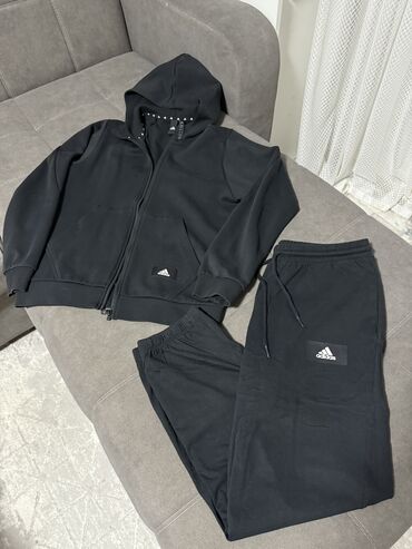 скидки бишкек одежда: Мужской спортивный костюм, L (EU 40), Adidas, Новый, цвет - Черный