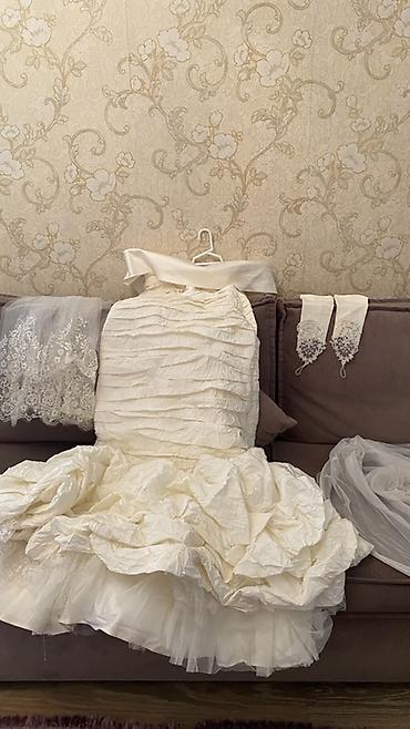 Toy paltarları və aksesuarları: Gəlinlik dəsti - Stil: A-çəkmə silueti, ətəyi çoxqatlı tyl və krujeva — 1