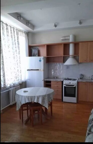 Продажа домов: 3 комнаты, 84 м², Сталинка, 3 этаж, Косметический ремонт