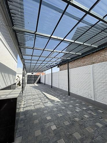 Продажа коттеджей и домов: Срочно! Продается дом Район: Ак-Ордо 3 Участок: 4 сотки Площадь — 7