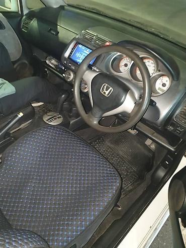 Продажа авто: Honda Fit: 2004 г., 1.3 л, Автомат, Бензин, Хэтчбэк — 5
