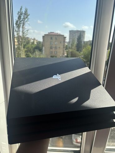 Sony PlayStation 4 Pro 1tb 2konsolu, güclü prosessor və