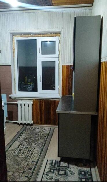 продаю 2х команатную квартиру в 7 мкр: 2 бөлмө, 50 кв. м, 105-серия, 2 кабат, Косметикалык ремонт