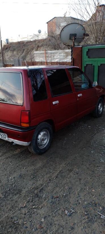 lada 2115: Salam çox ekonom maşındı. 100 km-ə 4 litr benzin içir. Problemi