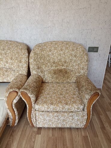 Divan və kreslo dəstləri: Klassik divan, Divan — 12