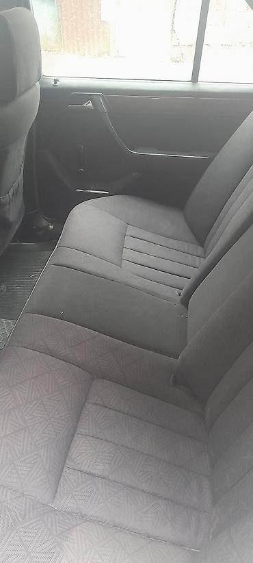 mersedes saat: Mercedes-Benz 250: 2.5 l | 1995 il Sedan — 7