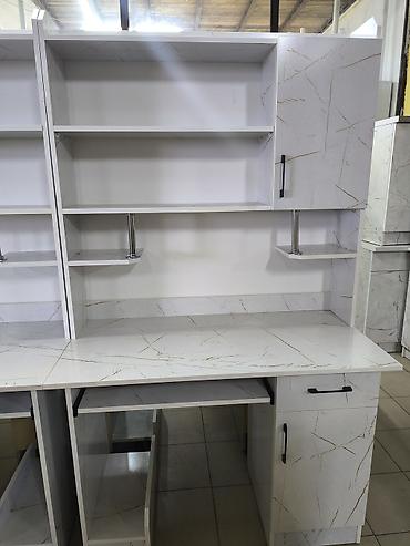 дверцы: Компьютерный стол, Новый, С полками — 1
