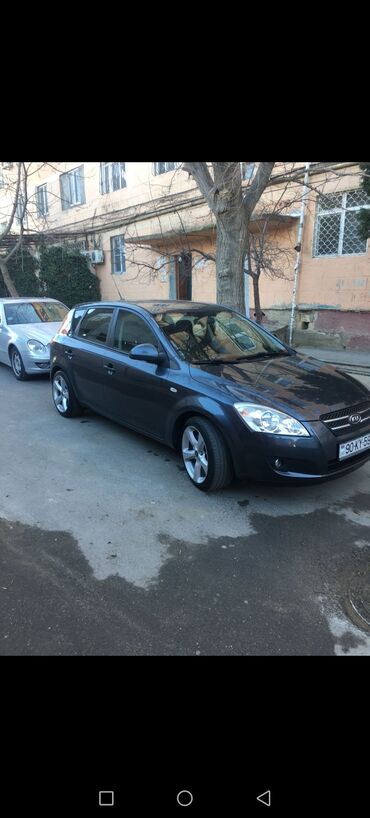 texnika satilir: Kia Ceed: 1.4 l | 2008 il Hetçbek