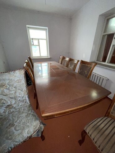 �������� �� ���������������� в Кыргызстан | Комплекты столов и стульев: Продаётся стол со со стульями (10 шт стульев) из хорошего дерева