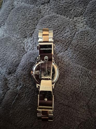 prstenje swarovski: Polo zenski sat.Ima garanciju i produzetke. potrebna nova baterija — 4