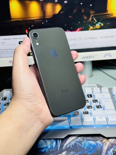 Apple iPhone: IPhone Xr, Б/у, 64 ГБ, Черный, Зарядное устройство, Защитное стекло, Чехол, 79 %